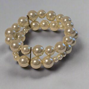 Vintage Double Strand Faux Pearl Stretch Bracelet – Classic Cream Beads